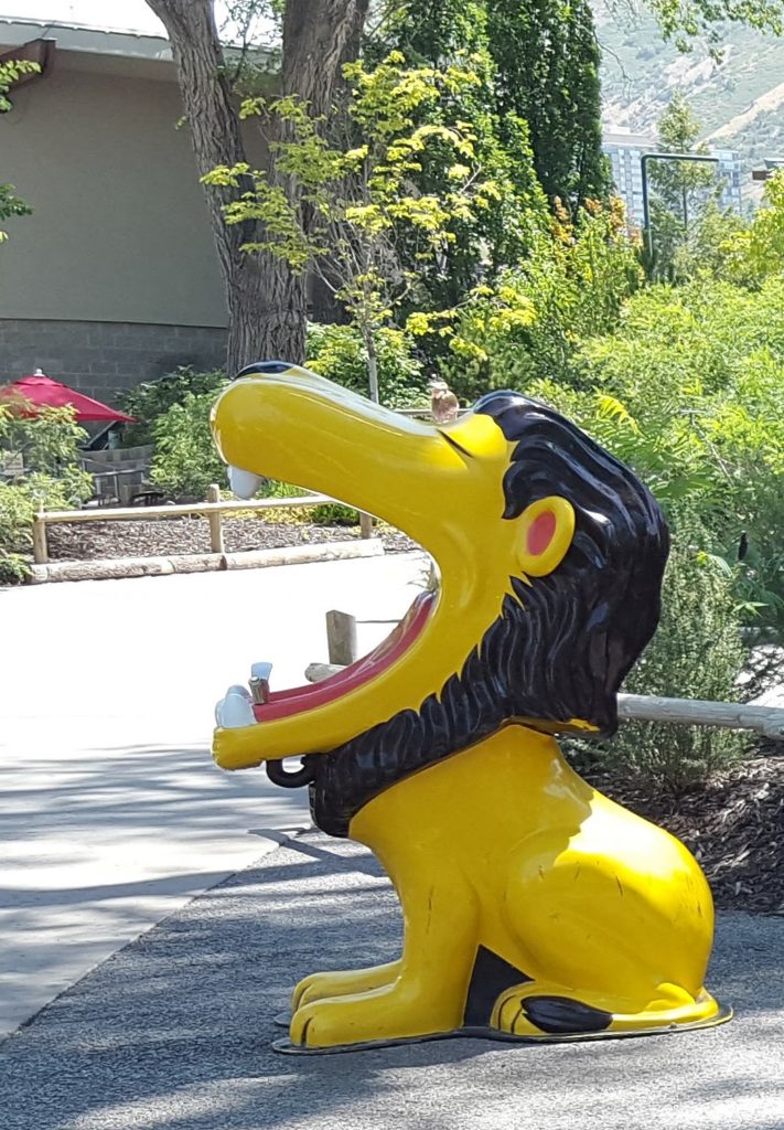 drinking fountain in the shape of a Lion